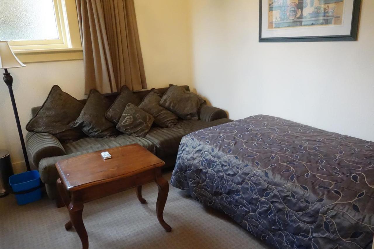 Manor Views Nz Ξενοδοχείο Huntly Εξωτερικό φωτογραφία